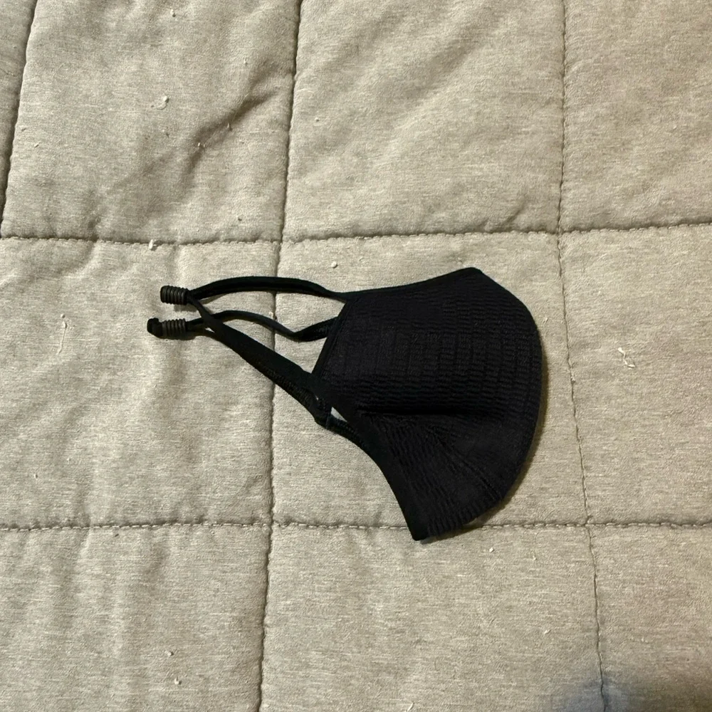 Fabletics Face Mask - Picture 2 of 3